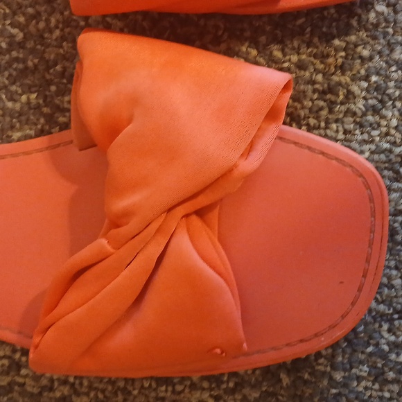 Kate Spade Pink Sandals with Bow Detail Size 7. 5 - Picture 2 of 5